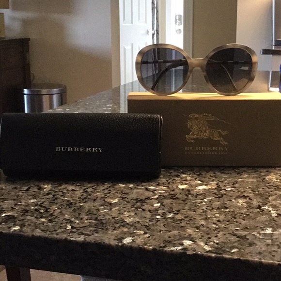 burberry luxottica sunglasses